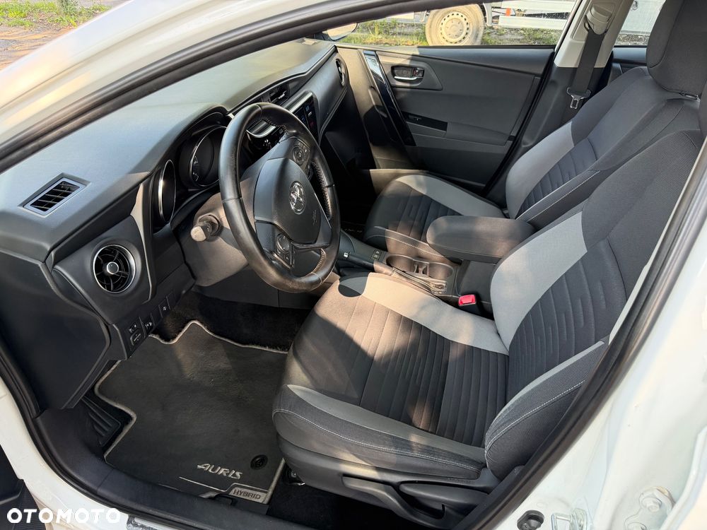 Toyota Auris Hybrid 135 Premium - 12