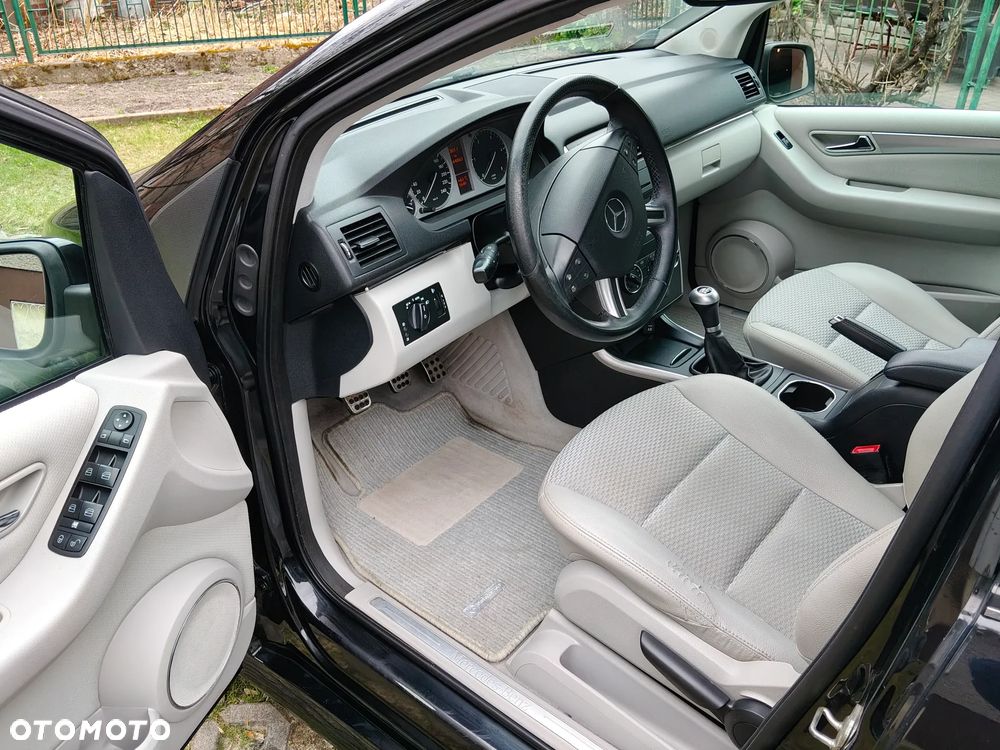 Mercedes-Benz Klasa B 180 CDI - 22