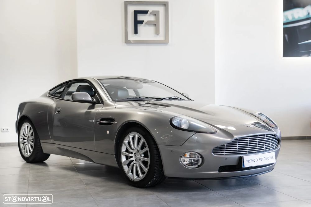Aston Martin Vanquish - 1