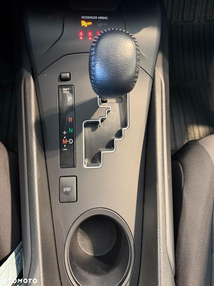 Toyota Avensis 1.8 Premium MS - 19
