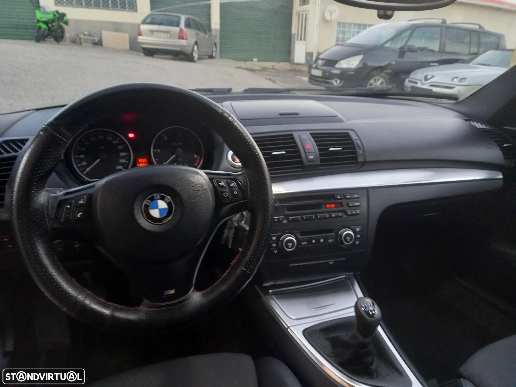 BMW 118 d Pack M - 12