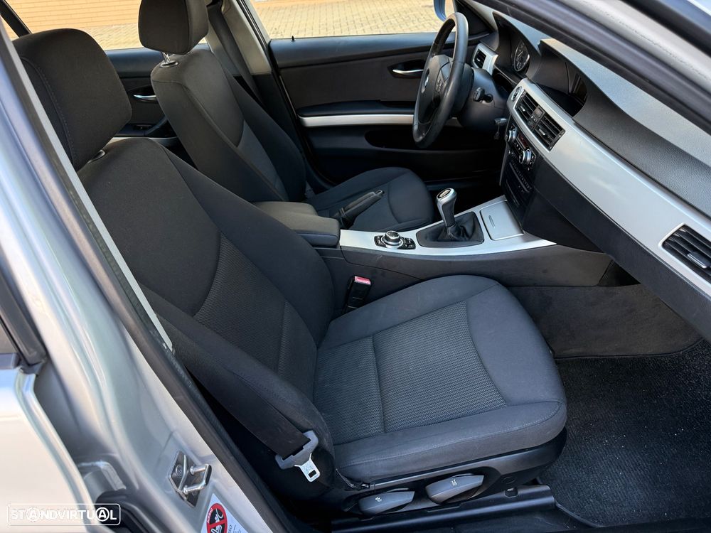 BMW 318 d Navigation - 16