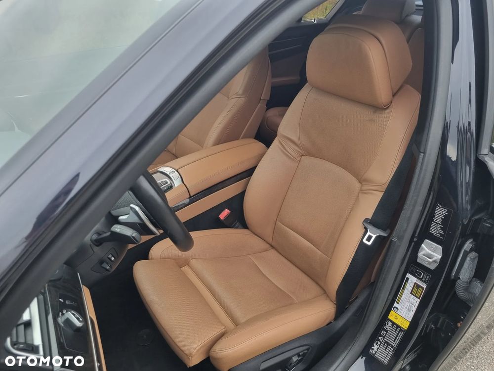 BMW Seria 7 740Li - 18