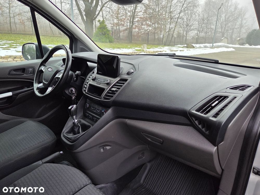 Ford Transit Connect - 17