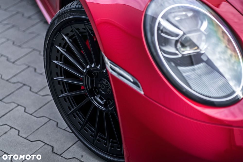 Porsche 911 Carrera 4S - 8