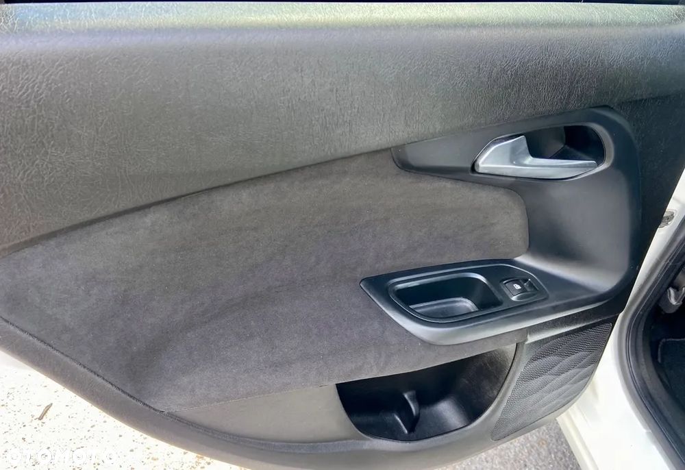 Fiat Tipo 1.3 MultiJet 16v Sport - 29