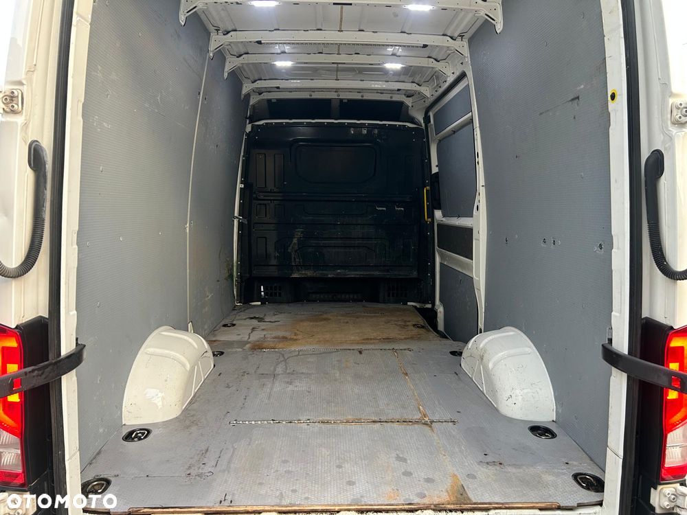 Volkswagen Crafter - 31
