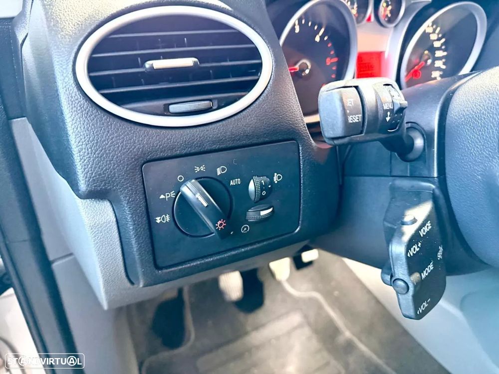 Ford Focus SW 1.6 TDCi Titanium - 15