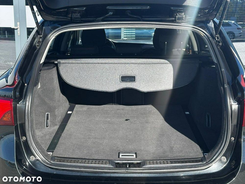 Toyota Avensis 1.8 Premium MS - 41