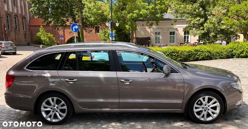 Skoda Superb 2.0 TDI Active DSG - 4