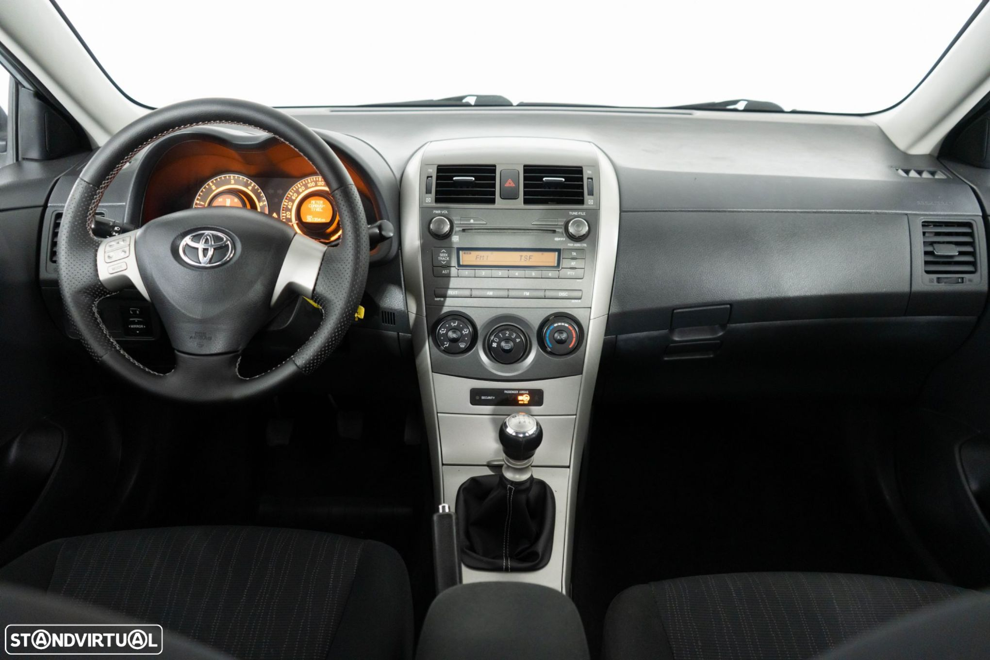 Toyota Corolla 1.4 D-4D Comfort - 17