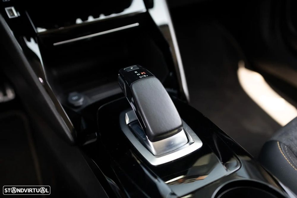 Peugeot e-2008 Allure - 14