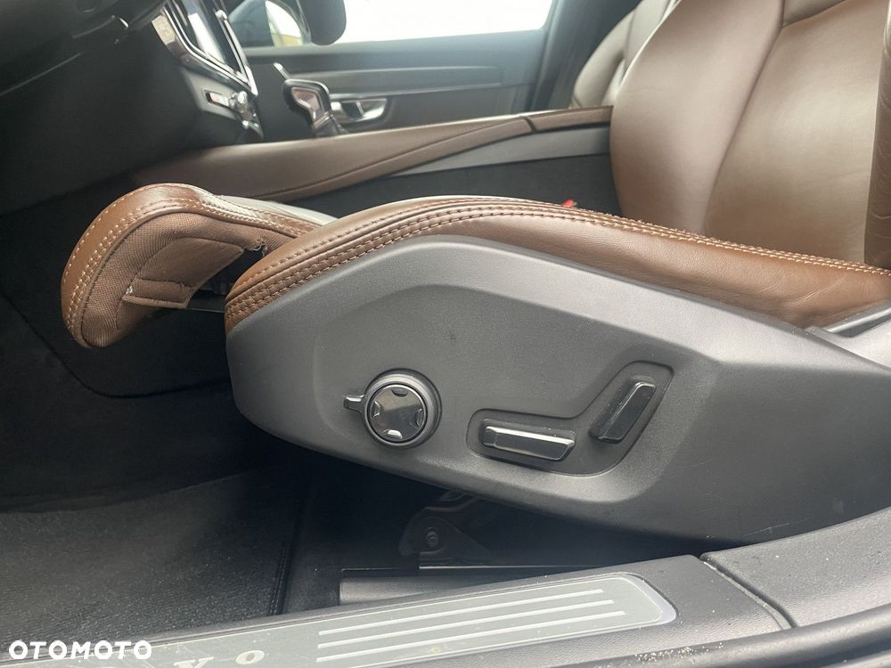 Volvo V90 Cross Country - 19