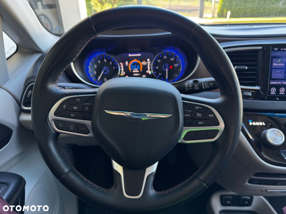 Chrysler Pacifica - 9