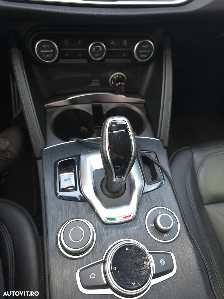 Alfa Romeo Stelvio 2.0 Turbo AWD AT8 Super - 6