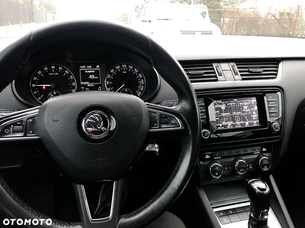 Skoda Octavia 1.6 TDI Elegance DSG - 22