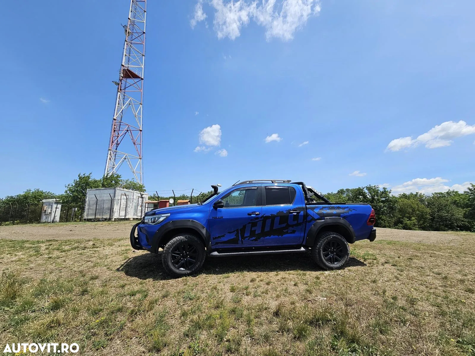 Toyota Hilux 4x4 Double Cab A/T Invincible - 24
