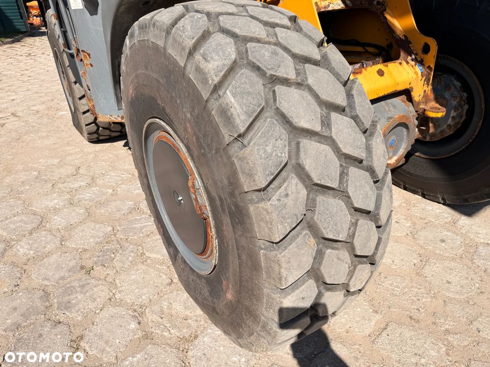 Liebherr L556 Xp Xpower, Opony Bridgestone 90%, szufla wysokiego wysypu załadunku - 7