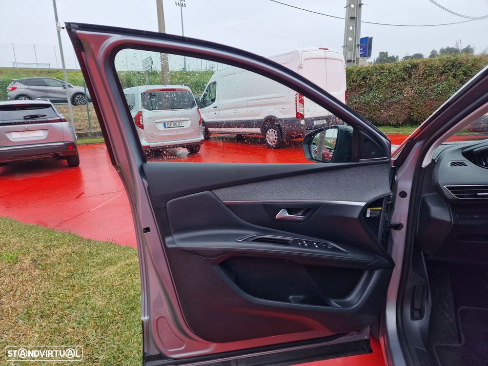 Peugeot 3008 1.2 PureTech Allure Pack EAT8 - 8