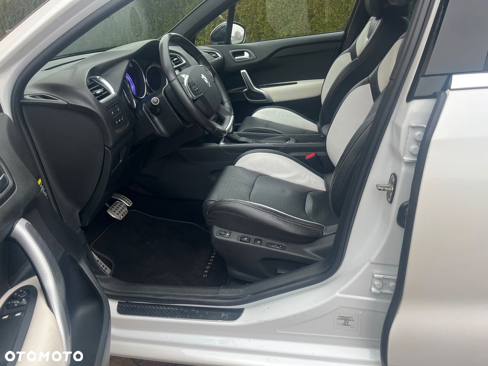 DS Automobiles DS 4 - 12