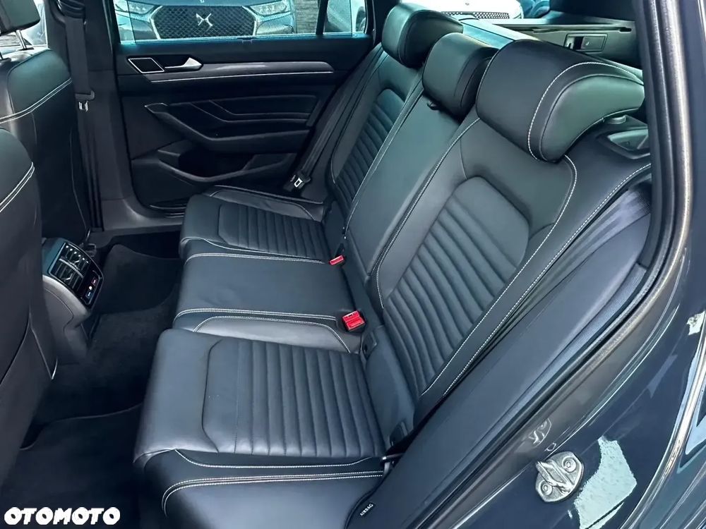 Volkswagen Passat Alltrack 2.0 TDI SCR DSG 4Motion - 32