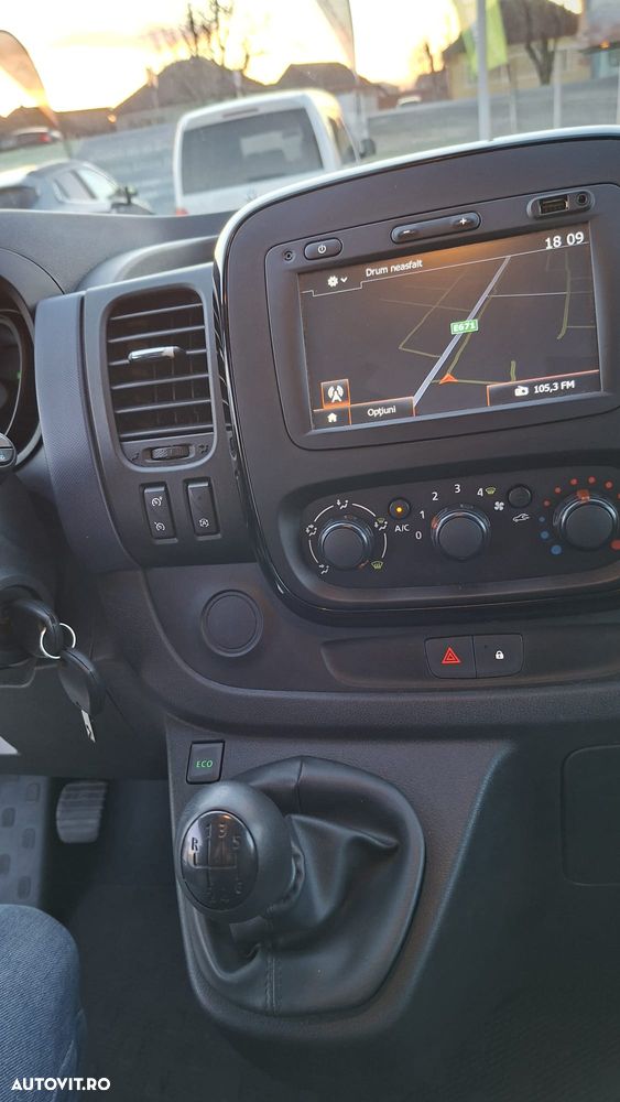 Opel Vivaro - 8