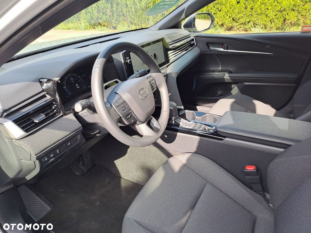 Toyota Camry - 33