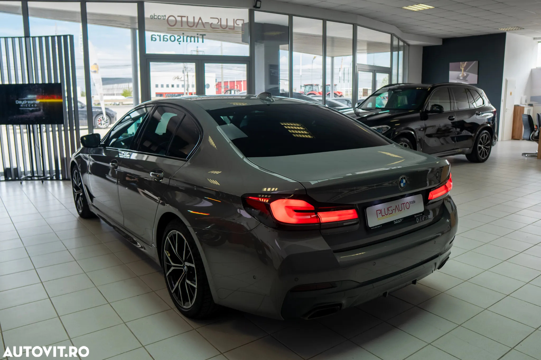 BMW Seria 5 530d xDrive AT MHEV - 8