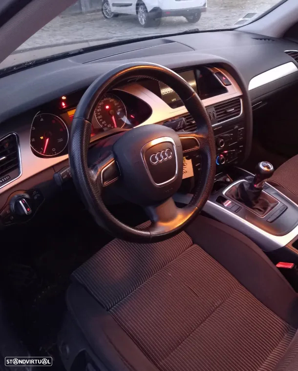 Audi A4 B8 2.0TDI 2009 Para Peças - 6
