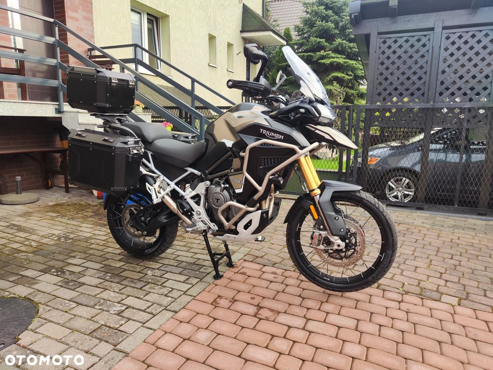 Triumph Tiger - 1