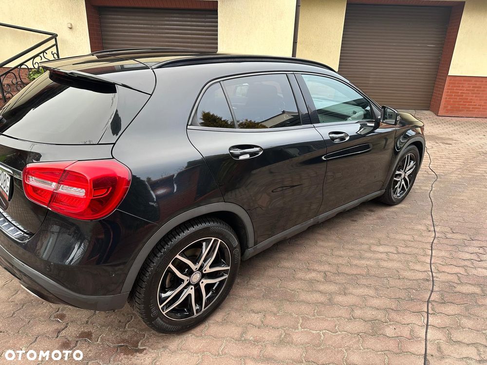 Mercedes-Benz GLA - 5