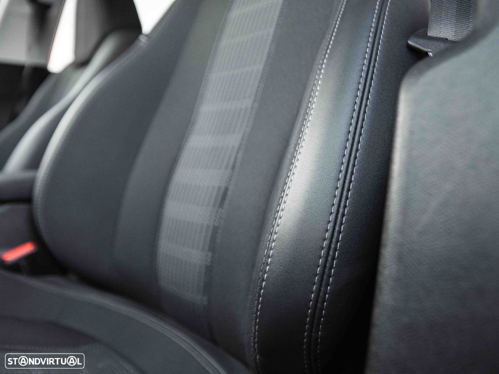 Peugeot 308 1.2 PureTech Allure Pack EAT8 - 29
