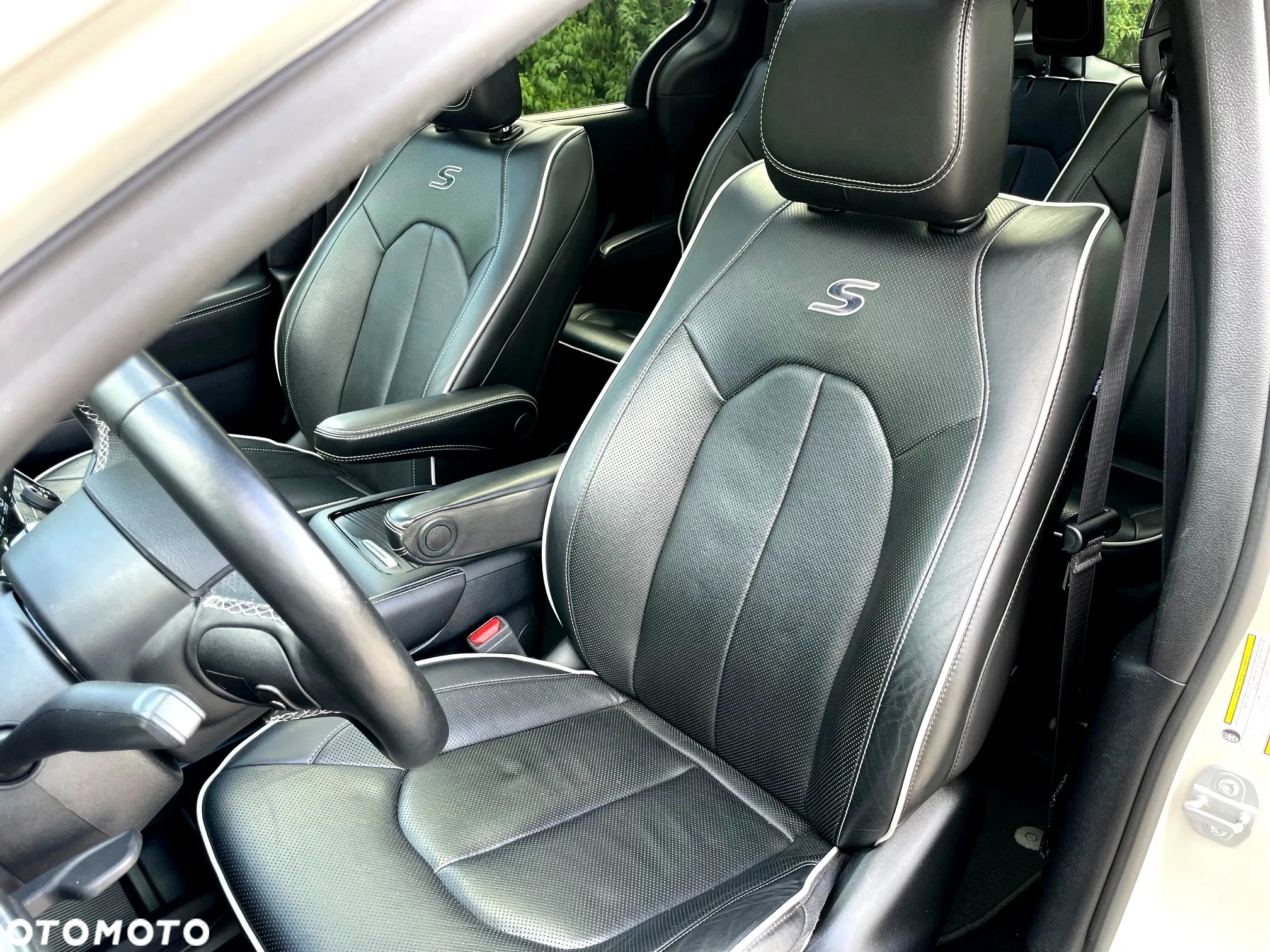 Chrysler Pacifica - 15