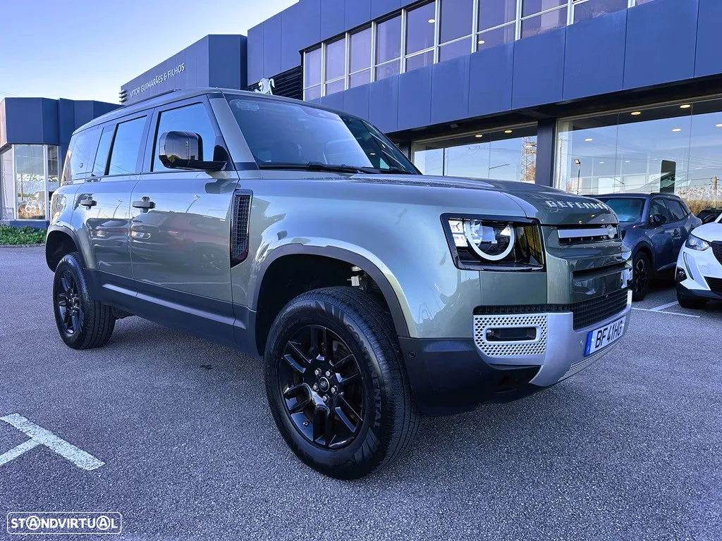 Land Rover Defender 110 D240 S - 39
