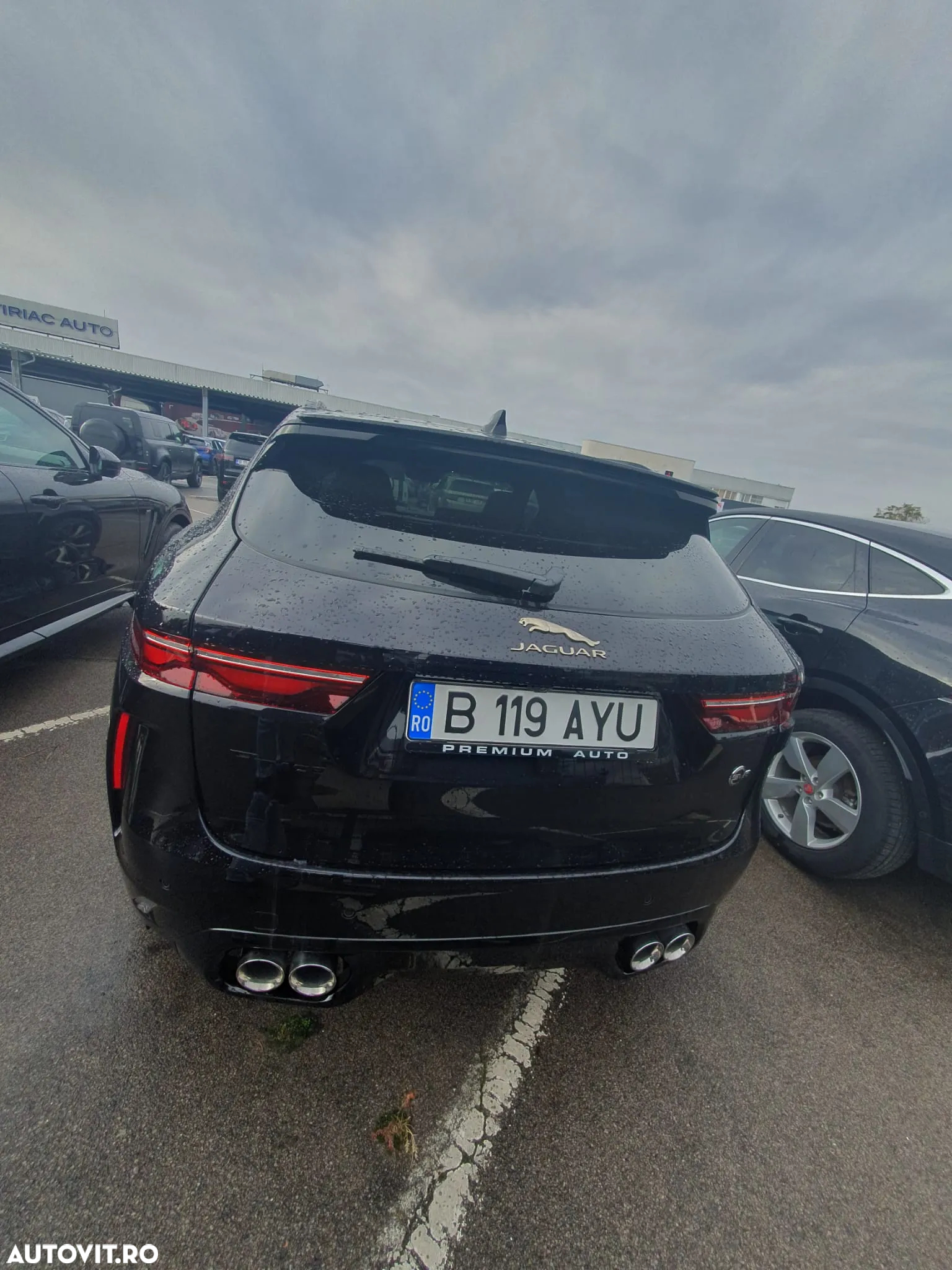 Jaguar F-Pace P550 AWD SVR - 10