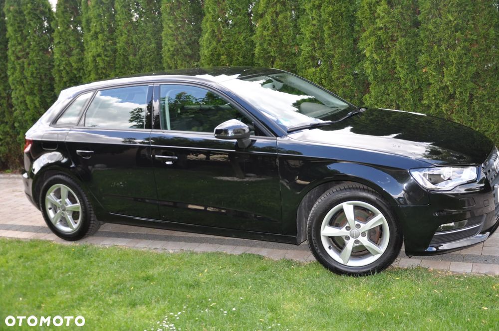Audi A3 Sportback 1.4 TFSI Ambiente - 19