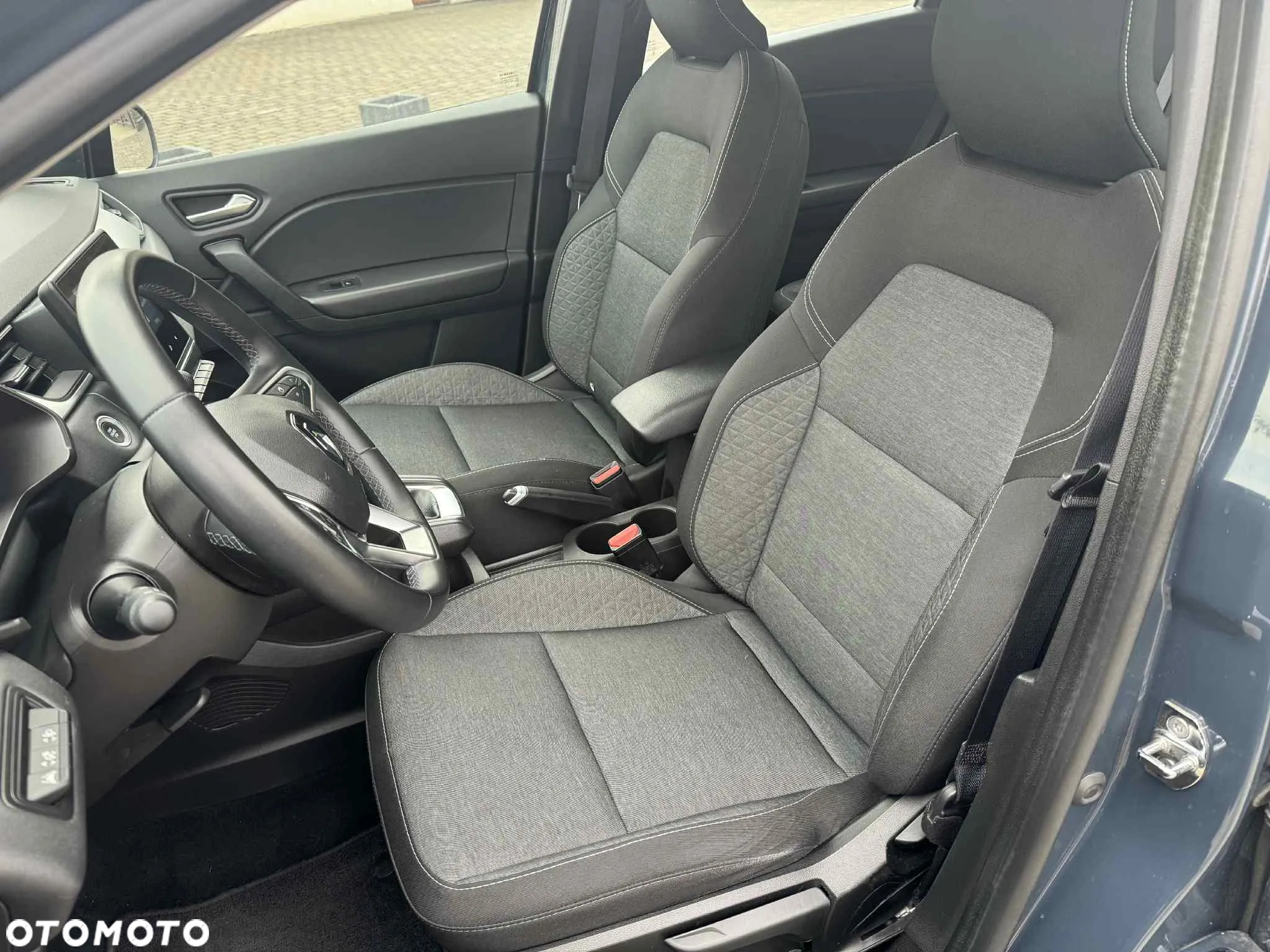 Renault Captur - 22