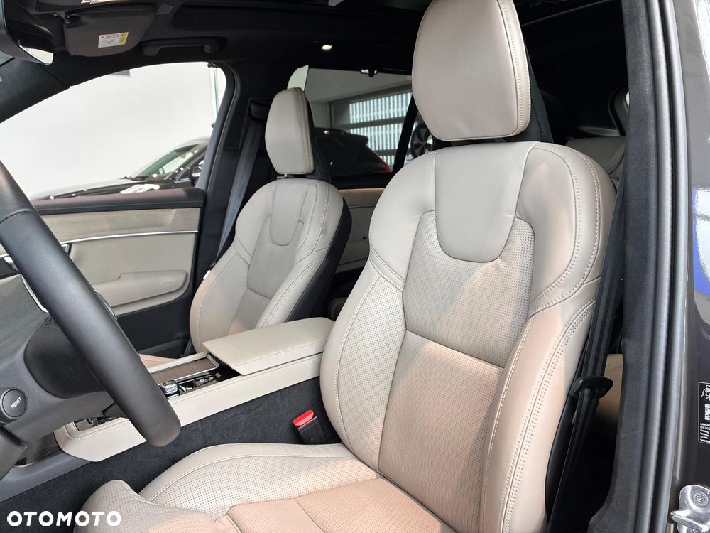 Volvo XC 90 - 7