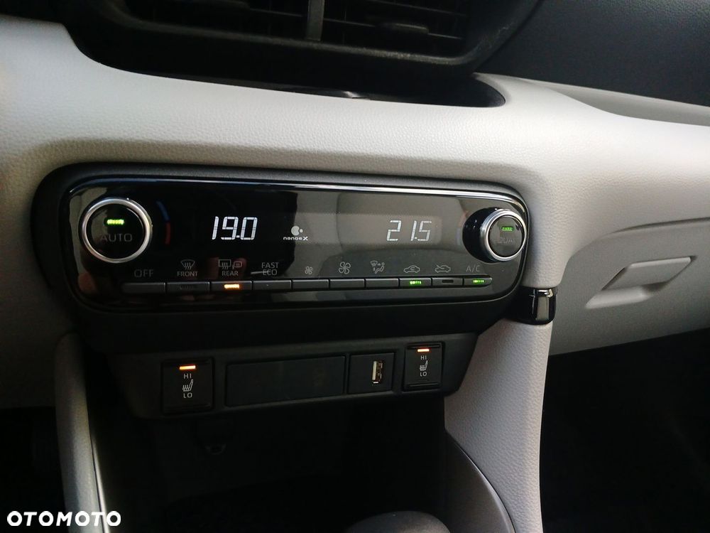 Toyota Yaris - 18