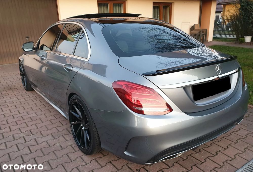 Mercedes-Benz Klasa C 300 7G-TRONIC AMG Line - 9