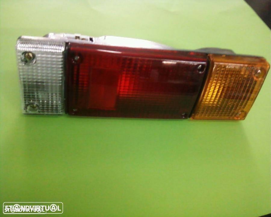 farolins stop direito e esquerdo nissan D21 pickup NOVOS - 1