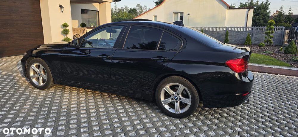 BMW Seria 3 328i - 5