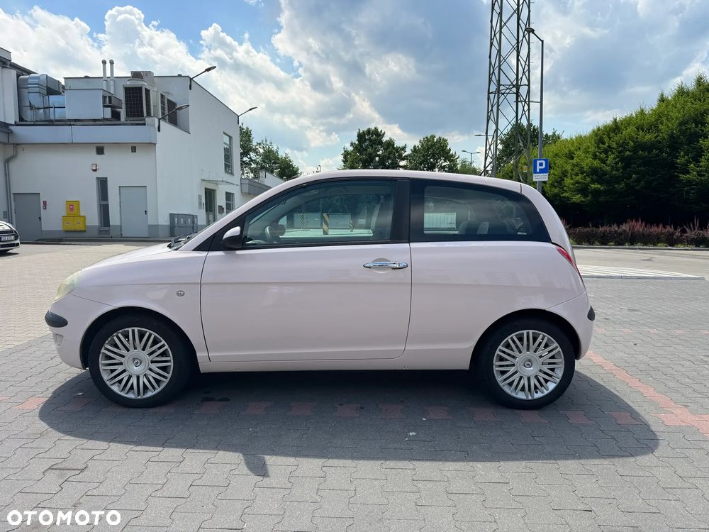 Lancia Ypsilon 1.2 16v Class - 13