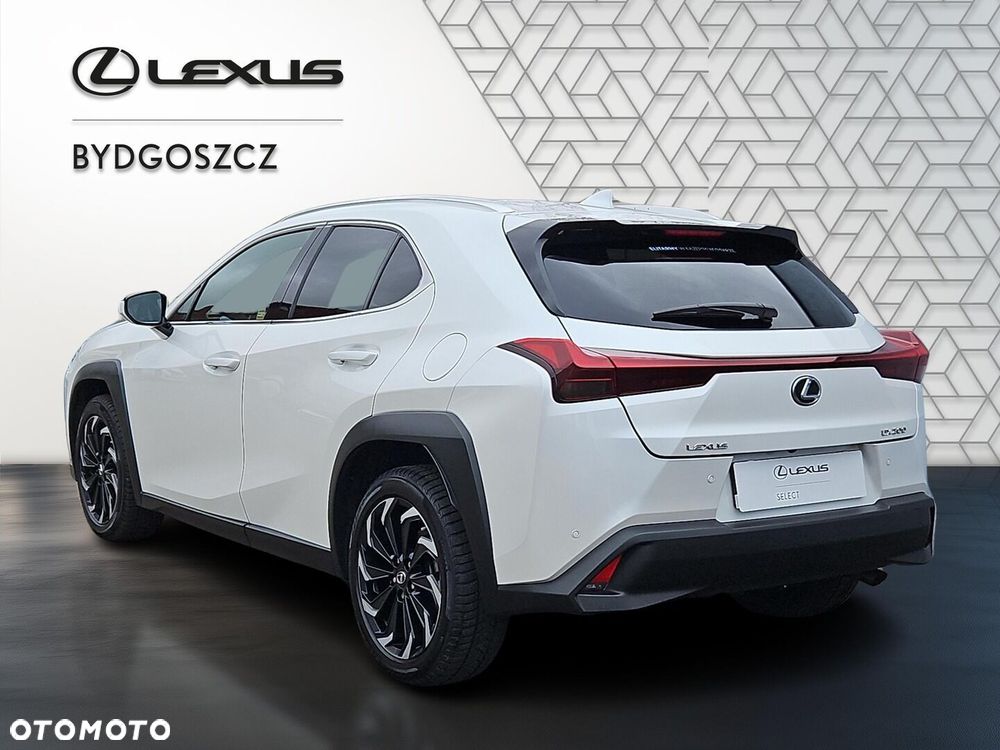 Lexus UX - 4