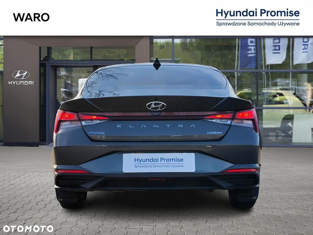 Hyundai Elantra - 5