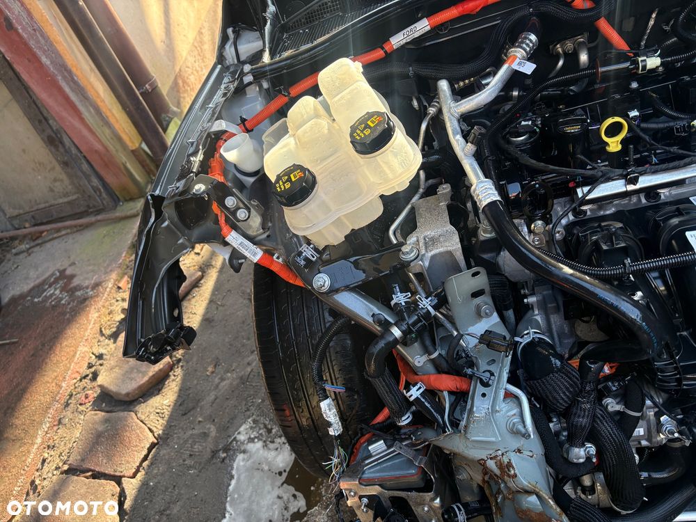 Ford Kuga 2.5 Duratec PHEV ST-LINE - 8