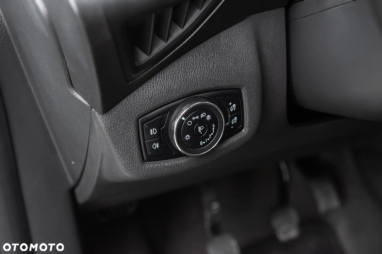 Ford Transit Connect - 13