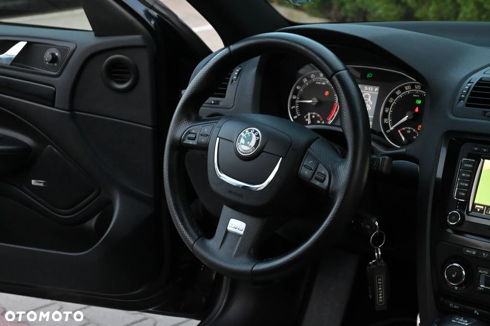Skoda Octavia 2.0 TSI DSG RS - 30