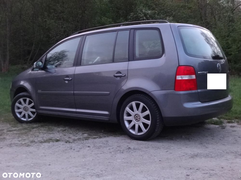 Volkswagen Touran 1.6 FSI Trendline - 2