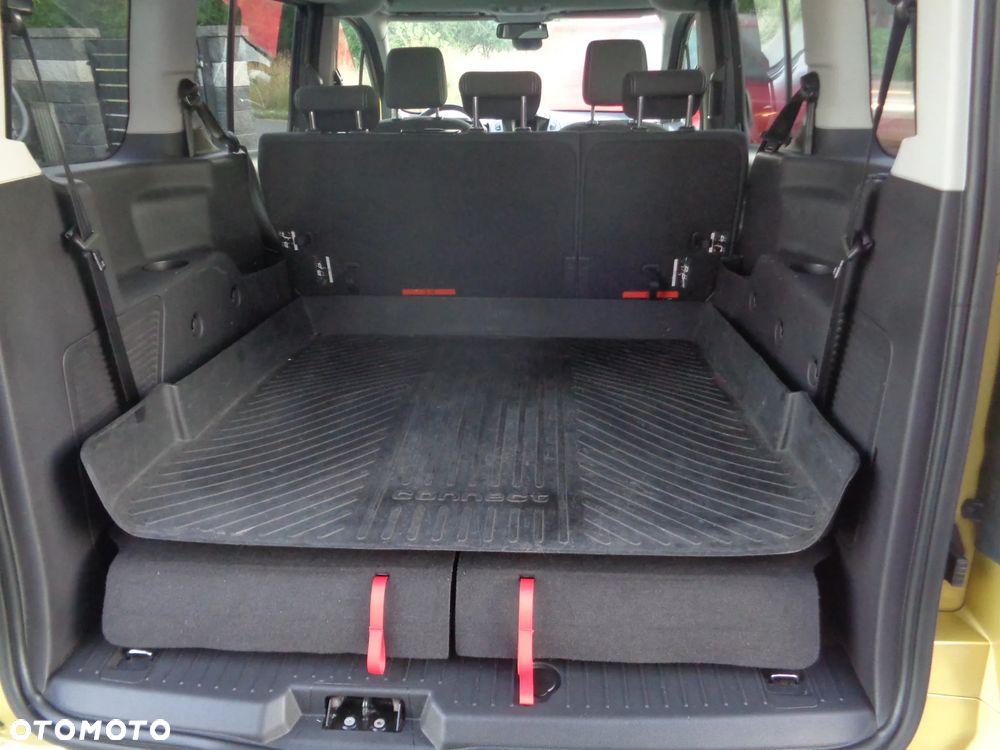 Ford Tourneo Connect Grand - 28